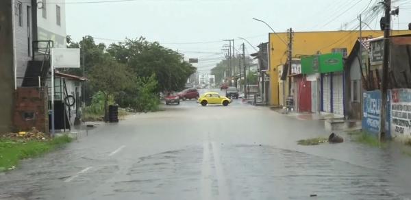Fortes chuvas causam alagamentos em Floriano e mobilizam Corpo de Bombeiros para resgates(Imagem:Reprodução)