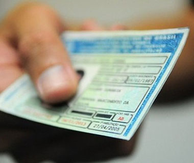 Ministério vai revogar regra que exigia curso para renovar CNH