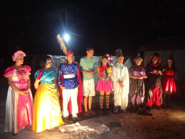 Teatro Itinerante atraiu público na localidade Uíca