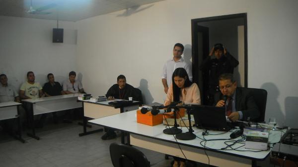 Réu é condenado pela morte da esposa na primeira sessão do Tribunal do Júri.(Imagem:FlorianoNews)