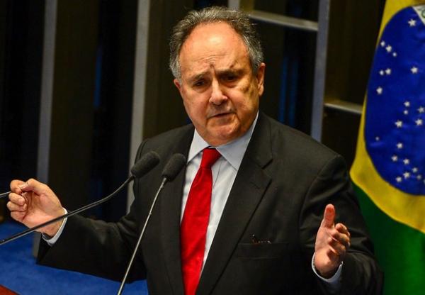 Grupo de senadores propõe eleições antecipadas