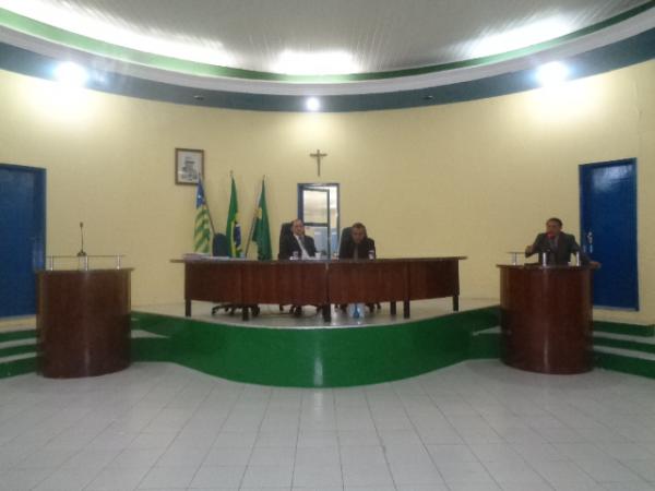 Vereadores realizam Sessão Extraordinária, apesar do recesso