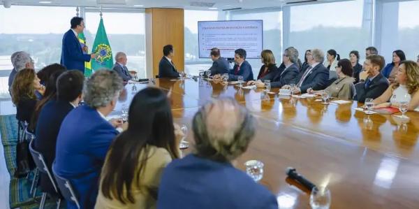 Presidente assinou decreto durante evento no Pal&aacute;cio do Planalto.(Imagem:Ricardo Stuckert/PR)