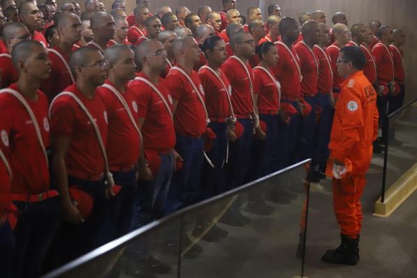 Corpo de Bombeiros Militar realiza aula inaugural do curso de novos soldados