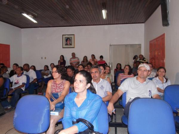 Lan&ccedil;ado em Floriano o Projeto Educando com a Horta Escolar e a Gastronomia.(Imagem:FlorianoNews)