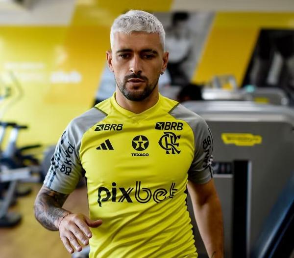 Flamengo vive preocupação com Arrascaeta e Pedro para jogo decisivo contra o Bolívar no Maracanã
