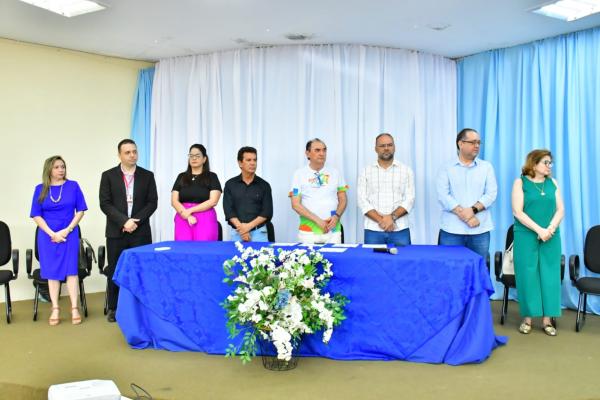 Vereadores de Floriano acompanham lançamento da campanha "IPTU Premiado 2024"