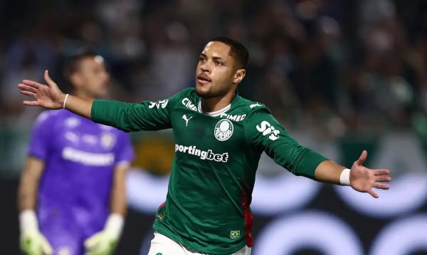 Palmeiras derrota Fluminense e mantém liderança do Brasileiro