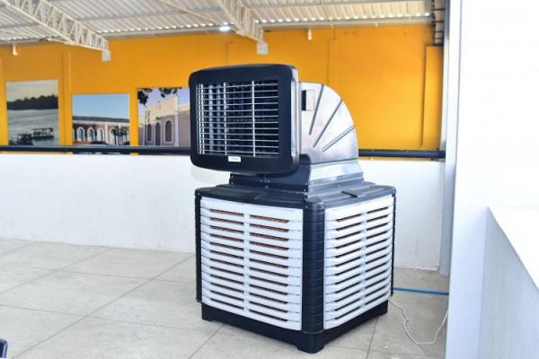 Prefeitura de Floriano instala climatizadores de ar no Mercado P&uacute;blico Municipal(Imagem:Secom)
