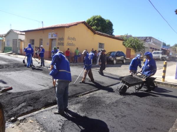 Secret&aacute;rio dos Transportes visita obras em Floriano.(Imagem:FlorianoNews)