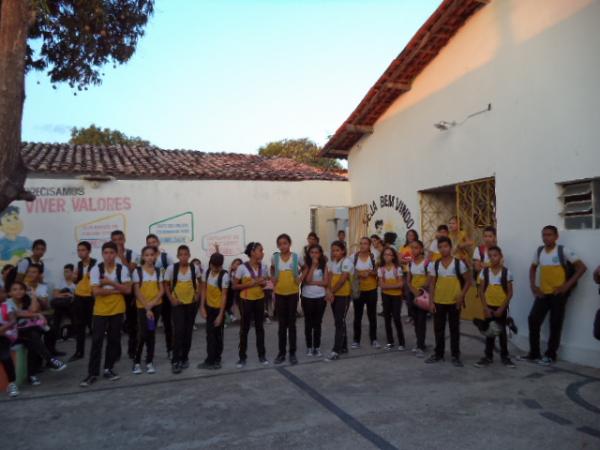 Professora Ros&aacute;rio ganha tablet em sorteio da Escola Mega de Floriano.(Imagem:FlorianoNews)