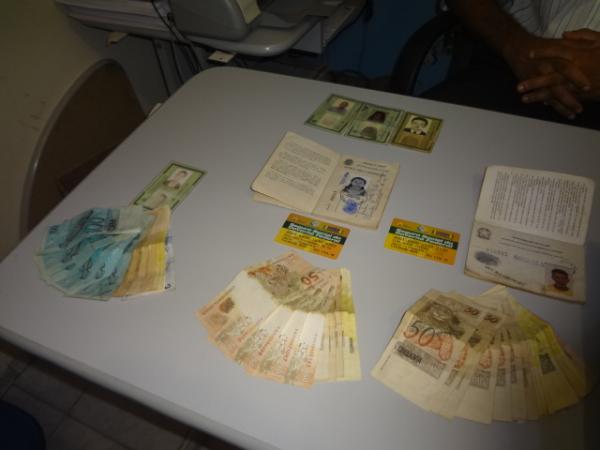 Quadrilha de estelionat&aacute;rios &eacute; presa em Bar&atilde;o de Graja&uacute;.(Imagem:FlorianoNews)