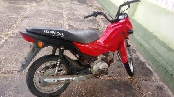 PM apreende motocicleta irregular conduzida por adolescente em Floriano