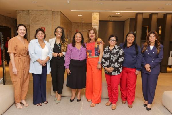 Secretária das Mulheres do Piauí participa de discussão sobre políticas públicas de gênero
