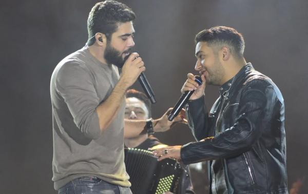 Henrique e Juliano dispensam participações em novo DVD: "O que vivemos tem que ser contado por nós"