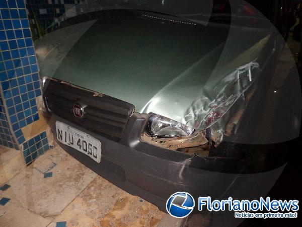  Acidente envolve tr&ecirc;s ve&iacute;culos na Av. Santos Dumont em Floriano.(Imagem:FlorianoNews)