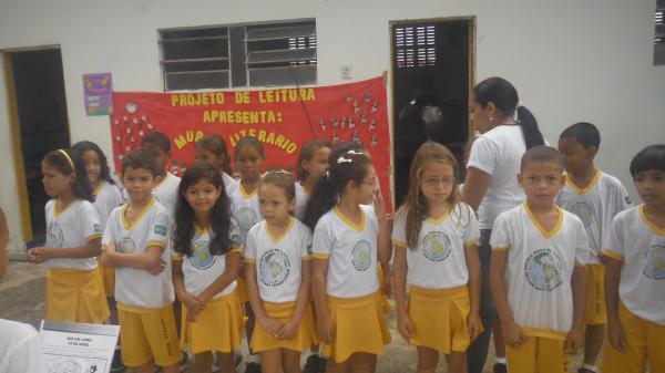Escola Mega de Floriano celebra as datas comemorativas do m&ecirc;s de abril.(Imagem:FlorianoNews)