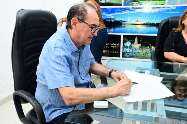 Prefeito Ant&ocirc;nio Reis (Imagem:Secom)