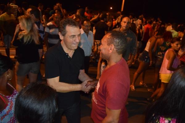 Arrast&atilde;o re&uacute;ne mais de 40 mil pessoas na Av. Beira Rio.(Imagem:Waldemir Miranda)