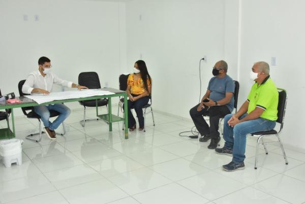 Reunião discute regularização fundiária do bairro Cajueiro II