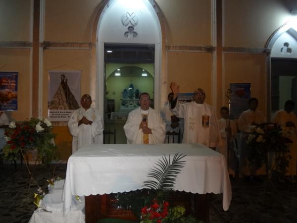 Fieis participam do festejo de Nossa Sra. de Nazaré em Nazaré do Piauí