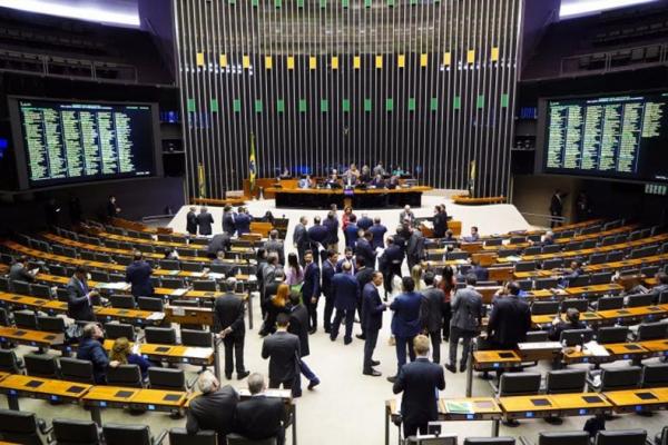 Câmara aprova texto-base da PEC da Transição em primeiro turno