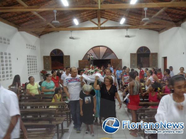 Prociss&atilde;o e missa encerraram festejo de Santa Rita de C&aacute;ssia em Floriano.(Imagem:FlorianoNews)