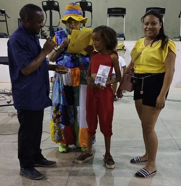 1&ordm; lugar: &Aacute;gatha Beatriz, da Escola Municipal Frutuoso Pach&ecirc;co.(Imagem:FlorianoNews)