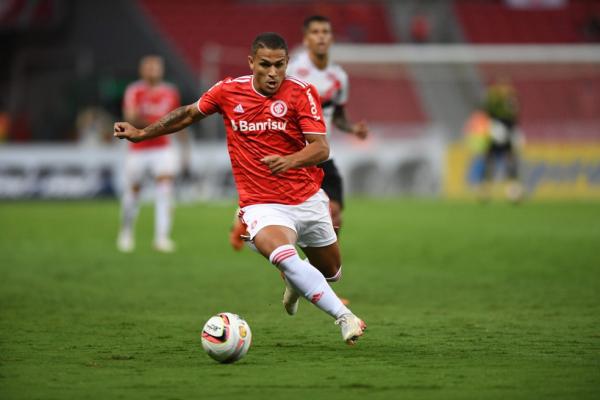 Avaí quer atacante Caio Vidal em troca com Internacional