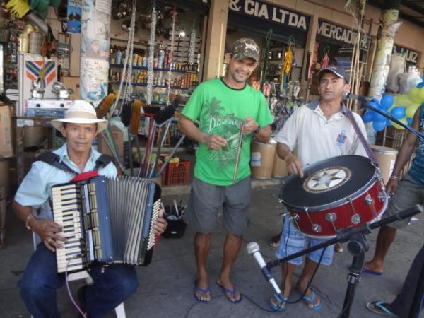 Mercado Público Central de Floriano foi animado ao som da sanfona