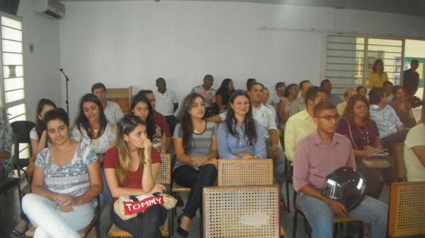Réu é condenado pela morte da esposa na primeira sessão do Tribunal do Júri.(Imagem:FlorianoNews)