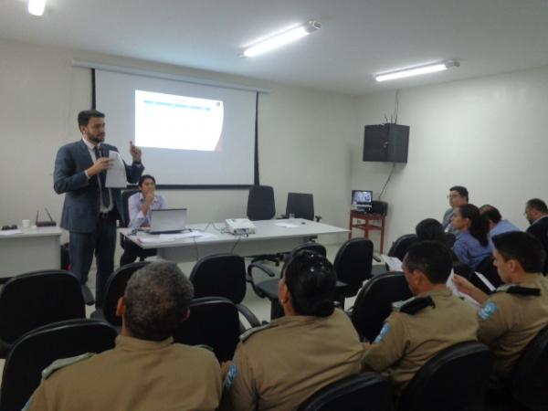 MPPI apresenta projeto de combate ao tr&aacute;fico de drogas &agrave; entidades de Floriano.(Imagem:FlorianoNews)