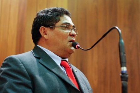 Cícero Magalhães repudia redução do mínimo e decreto de Temer
