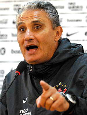 Tite rebate dirigente do Palmeiras e classifica atitude como 'pequena'