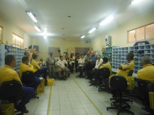 Servidores da ag&ecirc;ncia dos Correios articulam greve em Floriano.(Imagem:FlorianoNews)