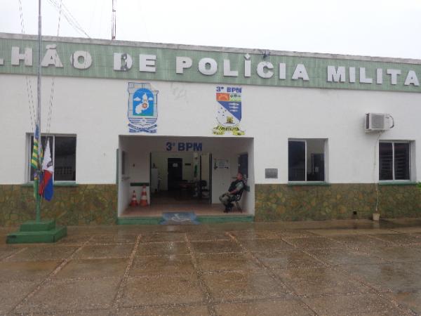 Duas motocicletas são tomadas de assalto na mesma noite em Floriano