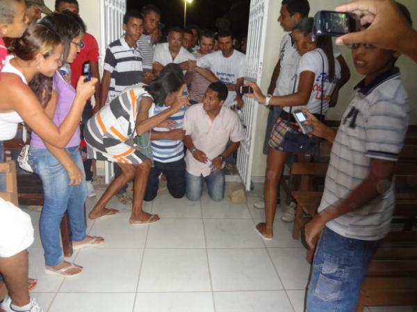 Gleydson vai a igreja de Nsa. Senhora da Guia agradecer pela vitória em Barão de Grajaú