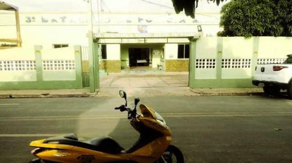 Farmácia é assaltada por homens armados no centro de Floriano