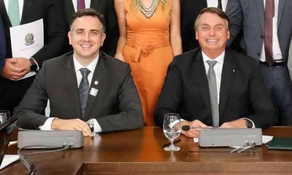 Bolsonaro parabeniza novos presidentes da Câmara e do Senado