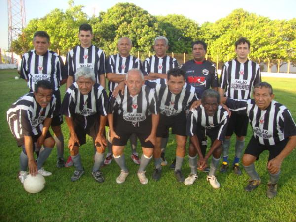 Jogo dos Amigos no estádio Tiberão