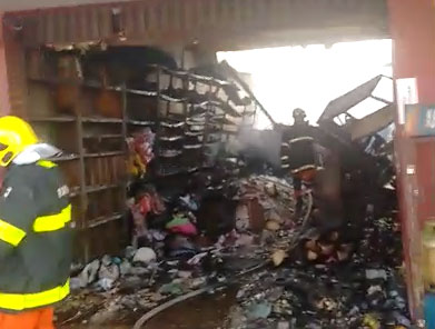 Incêndio de grandes proporções destrói mercadinho no interior do Piauí