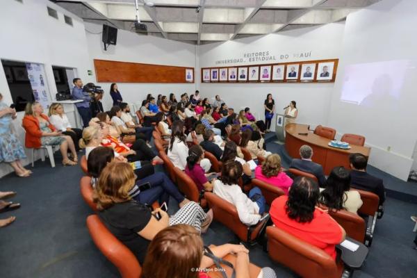 Uespi, Seduc e Pacto pelas Crian&ccedil;as iniciam curso de forma&ccedil;&atilde;o de brinquedista e organiza&ccedil;&atilde;o de brinquedotecas(Imagem:Alysson Dinis)