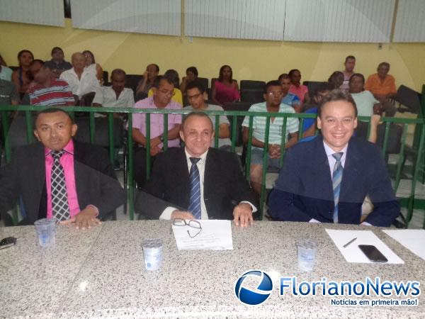C&acirc;mara de Floriano realizou Sess&atilde;o Ordin&aacute;ria para Vota&ccedil;&atilde;o de Projetos e apresenta&ccedil;&atilde;o de Requerimentos.(Imagem:FlorianoNews)