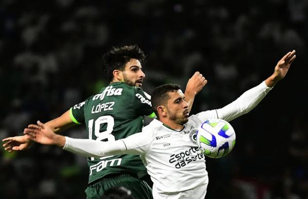Flaco L&oacute;pez atuou na fun&ccedil;&atilde;o de Raphael Veiga como titular do Palmeiras contra o Goi&aacute;s.(Imagem:Marcos Ribolli)
