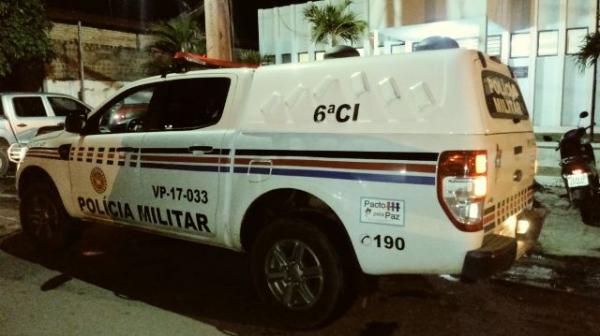 Homem é dominado por populares durante tentativa de assalto em Barão de Grajaú
