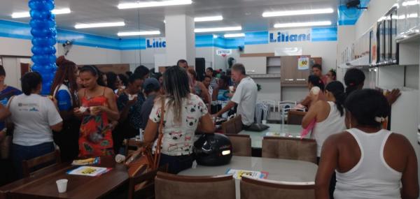 Inaugura&ccedil;&atilde;o do Magazine Liliani em Floriano atraiu dezenas de clientes.(Imagem:FlorianoNews)