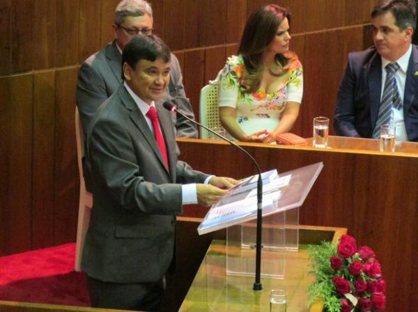 Wellington assume governo do Piauí decretando emergência em 5 áreas