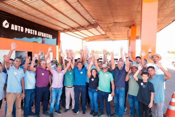 Em meio a multidão, Joel inicia campanha participando da Festa do Vaqueiro em Bertolínia(Imagem:Ascom)
