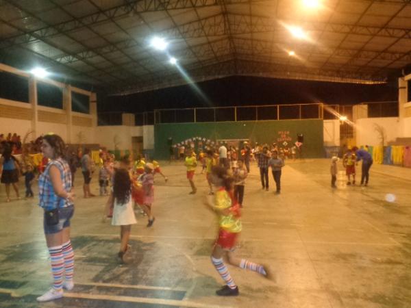 Escola Mega de Floriano realiza arrai&aacute; junino.(Imagem:FlorianoNews)