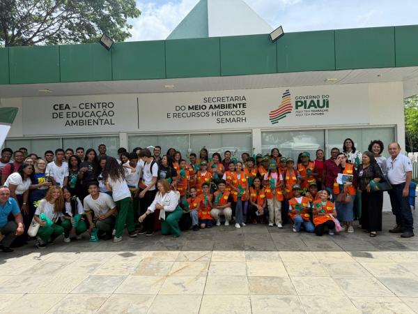 Escolas p&uacute;blicas do Piau&iacute; mostram, na pr&aacute;tica, como cuidar do futuro em a&ccedil;&atilde;o de educa&ccedil;&atilde;o ambiental(Imagem:Ascom Semarh)